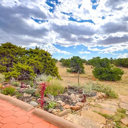 Holiday home Zuri House Eclectic With Hot Tub *
