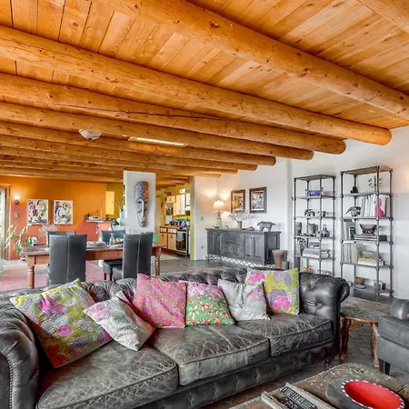 Zuri House Eclectic With Hot Tub *